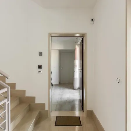 Appia Apartment